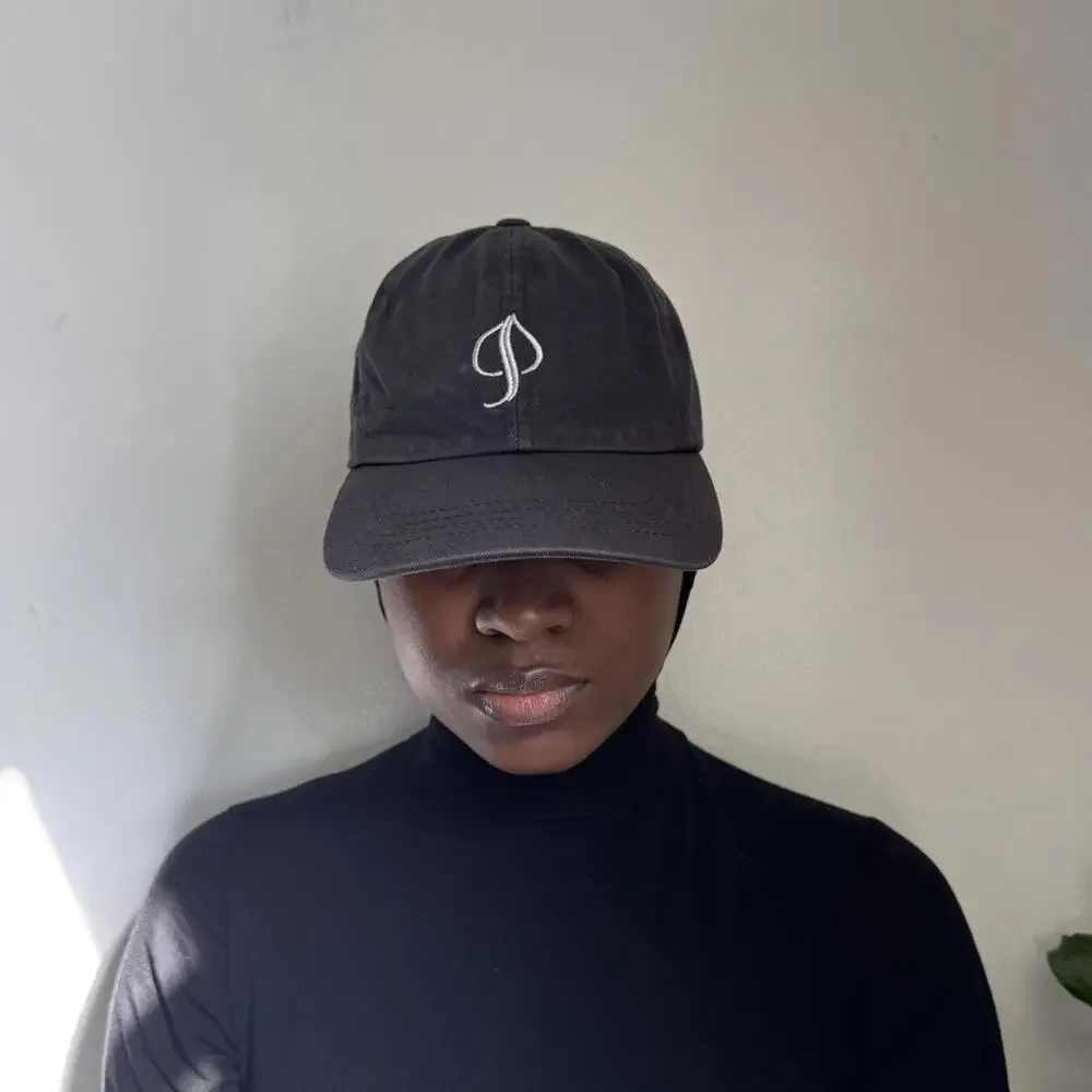 Vintage faded‎ black cap with ajustable strap